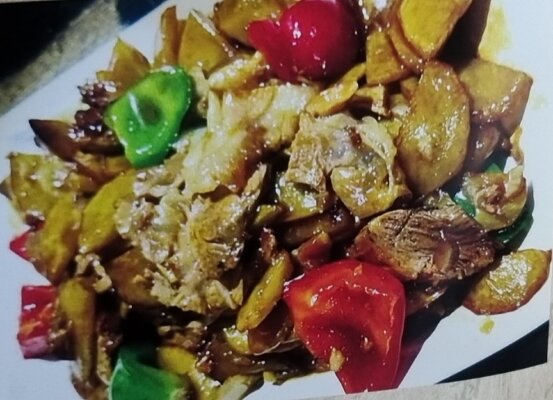 Тушеная рулька с картофелем